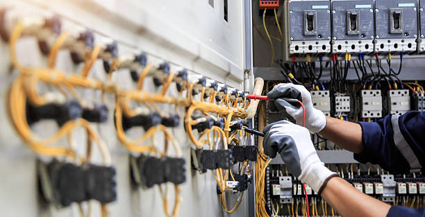 Professional Electrician technician working in Trowbridge Park, MI